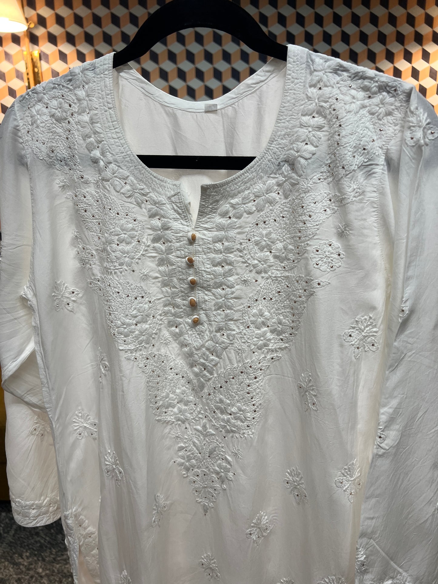 Lucknow chikankari modal straight short kutra in with white color with mukaish work